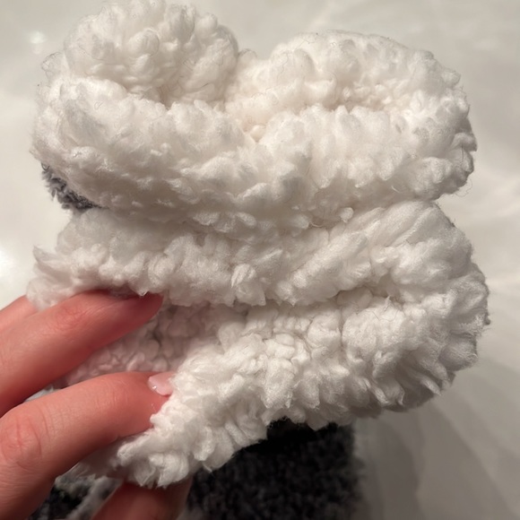 Sherpa lined socks (size 4-10) - Picture 2 of 3